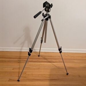 Japanese Royal elevator tripod legs & center pole extend to 52.5" quick release